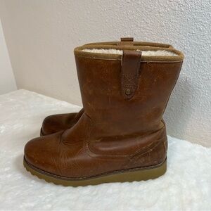 Ugg Brown Leather Sheepskin Boots KIDS YOURH Size 4